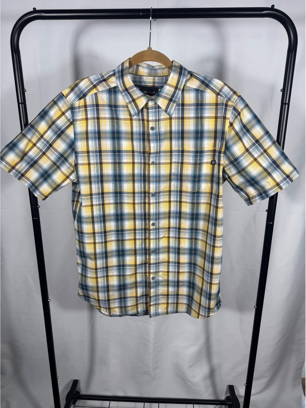 Marmot Men's Medium Short Sleeve Plaid Button-Up Shirt